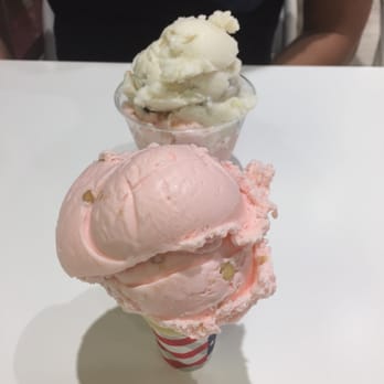 La Michoacana Premium - Ice Cream & Frozen Yogurt Near Me - Chicago, Illinois