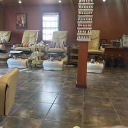 Sunshine Nails - Clean nail salon!