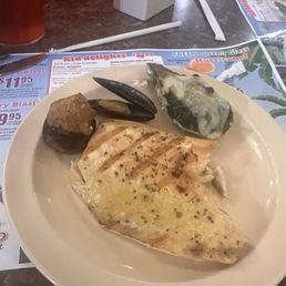 Mussels , mushrooms and salmon Mussels , mushrooms and salmon
