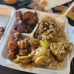The Hub at Peachtree Center - The food court was really clean. We went to Bull Gogi curry chicken was really good.