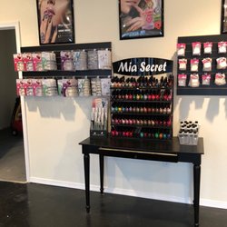 Queen B Nail Supply