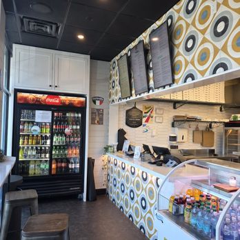 Vespino Pizza Restaurant - Entry/ take out area - Pizza Near Me - Fairfield, Connecticut