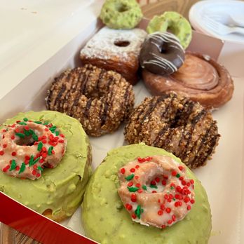 Stan's Donuts & Coffee - Donuts Near Me - Chicago, Illinois