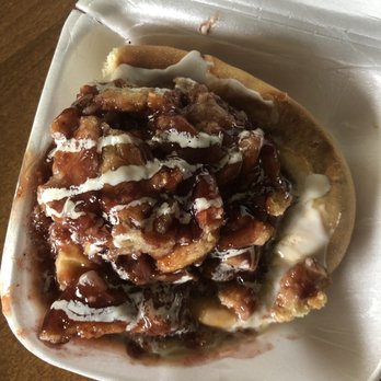 The Peach Cobbler Factory - Strawberry cobbler cinnamon roll - Desserts Near Me - Middletown, Kentucky The Peach Cobbler Factory - Strawberry cobbler cinnamon roll - Desserts Near Me - Middletown, Kentucky