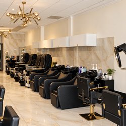 The Green Room Salon