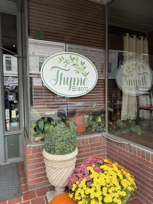 Thyme Bistro by null