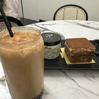 Sweet Reserve - Bakeries Near Me - Skokie, Illinois