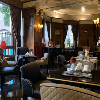 Harry's Bar - Inside during the day - Italian Near Me - Rome, RM