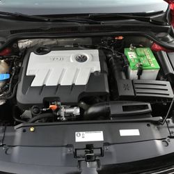 Denis' Car Care