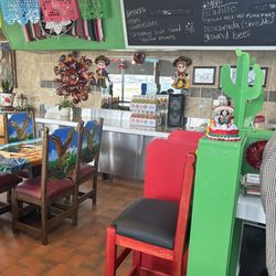 Garcias Taqueria - Inside