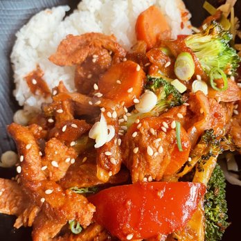 saVeg Cafe - Spicy Chik'in Bowl - Vegan Near Me - Calgary, Alberta saVeg Cafe - Spicy Chik'in Bowl - Vegan Near Me - Calgary, Alberta