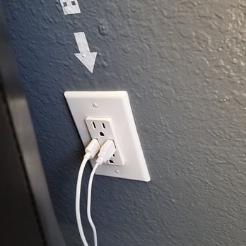 Tint Pros - Lots of outlets and cords to charge your phone while you wait! - Home Window Tinting Near Me - Fresno, California Tint Pros - Lots of outlets and cords to charge your phone while you wait! - Home Window Tinting Near Me - Fresno, California