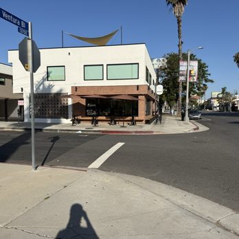 Crema - Outside - Coffee & Tea Near Me - Sherman Oaks, California