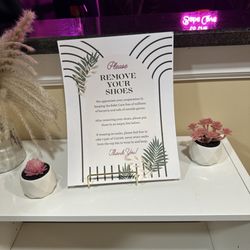 Pebblez Ezkimo Lashes - This is the area to leave your shoes and cares at the front door.