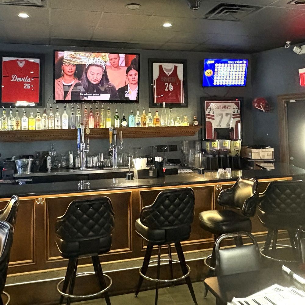 Tavern 26 - Bar area - Sports Bars Near Me - Campbell, Ohio