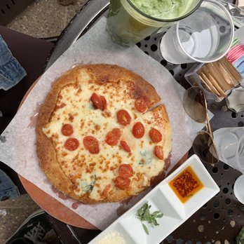 Urth Caffe - Margarita Pizza and matcha Organic Green Tea Boba - Coffee & Tea Near Me - Laguna Beach, California