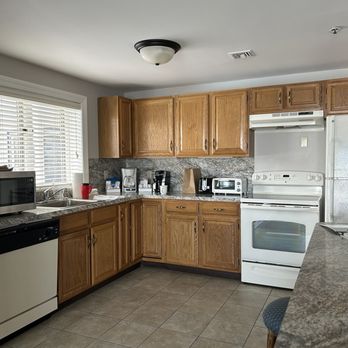 Wellington Resort - Kitchen cooking space - Hotels Near Me - Newport, Rhode Island