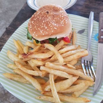 Lolas - Lino - Fish burger - Seafood Near Me - Playa Zipolite, OAX