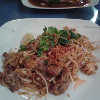 Thai Lanna - Beef pad thai - Thai Near Me - Houston, Texas Thai Lanna - Beef pad thai - Thai Near Me - Houston, Texas