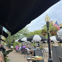 Madison's Cafe - Patio