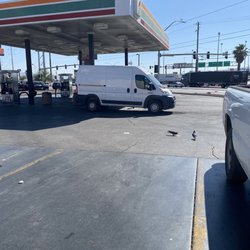 7-Eleven - Fuel tanks