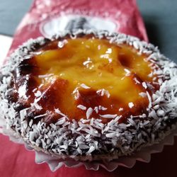 Caravela - Kokos-Nata (1,20 €) - leider etwas trocken...