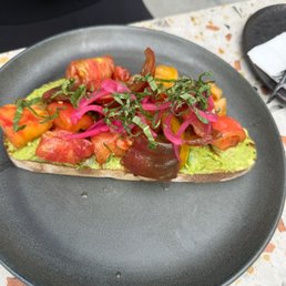 Avocado Toast (v)
