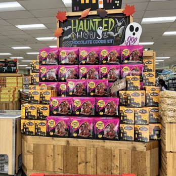 Trader Joe's - Grocery Near Me - Pasadena, California