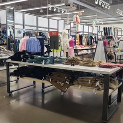 Old Navy - 07-04-2023