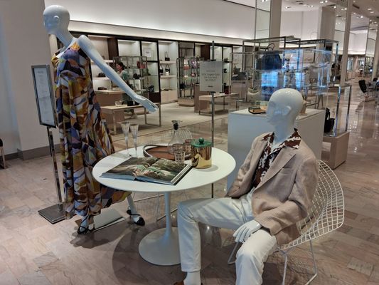 Neiman Marcus by null