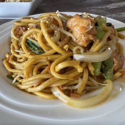 Chinese kitchen - Lunch special satay chicken and noodles