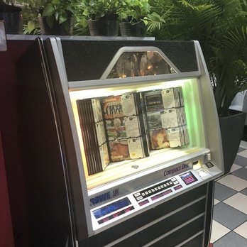 Dixie Chili - The old school jukebox - Fast Food Near Me - Newport, Kentucky