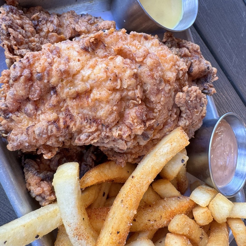 Big Machine Distillery & Tavern - Chicken tenders and fries - Distilleries Near Me - Nashville, Tennessee