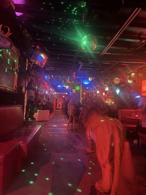 Uncle Ollie’s Penthouse by null