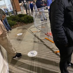 Best Buy Conyers - Half of the line I'm in.