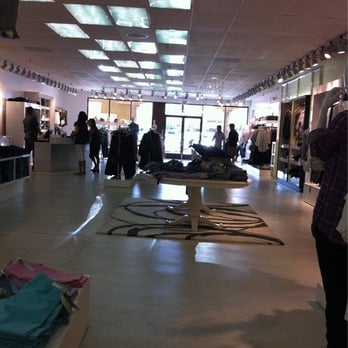 Joe's Jeans Premium Outlets - Men's Clothing Near Me - Cabazon, California