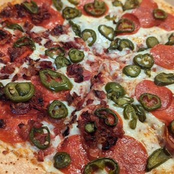 Piara Pizza - pepperoni, jalapenos, and other toppings - Pizza Near Me - East Los Angeles, California Piara Pizza - pepperoni, jalapenos, and other toppings - Pizza Near Me - East Los Angeles, California