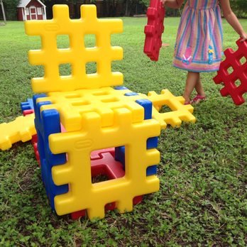 Bilingual Early Learning Academy - Building outdoors, being creative! - Preschools Near Me - Austin, Texas