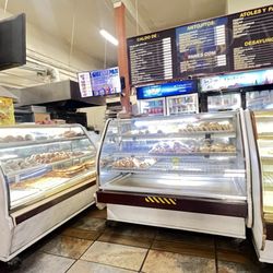 Guatepan Bakery - Inside