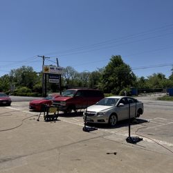 Mr. Tires - The front parking area