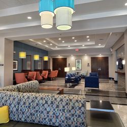 Drury Inn & Suites Gainesville - Lobby