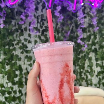 Sum Tea House - Strawberry snowy - Bubble Tea Near Me - Saint Louis, Missouri Sum Tea House - Strawberry snowy - Bubble Tea Near Me - Saint Louis, Missouri