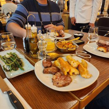 Nusr-Et Steakhouse - Steakhouses Near Me - Istanbul, 34 Nusr-Et Steakhouse - Steakhouses Near Me - Istanbul, 34