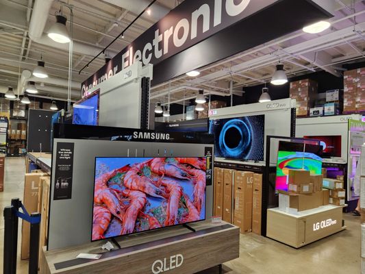 Micro Center by null