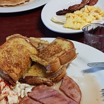 Jackie’s cafe - Fresh toss plate - American Near Me - Lancaster, California