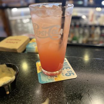 Applebee's Grill + Bar - Strawberry lemonade - American Near Me - San Dimas, California
