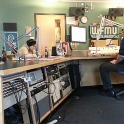 WFMU - The Glen Jones Radio Programme featuring X Ray Burns... solo Burns sans Jones.