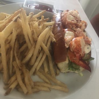 Prime - Lobster roll - American Near Me - Huntington, New York Prime - Lobster roll - American Near Me - Huntington, New York