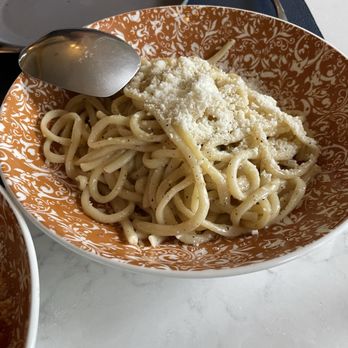 Grano Arso - Bucatini Cacio e Pepe - Italian Near Me - Chester, Connecticut