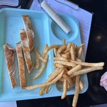 Northern Taphouse - Kids meal - Burgers Near Me - Lakeville, Minnesota Northern Taphouse - Kids meal - Burgers Near Me - Lakeville, Minnesota